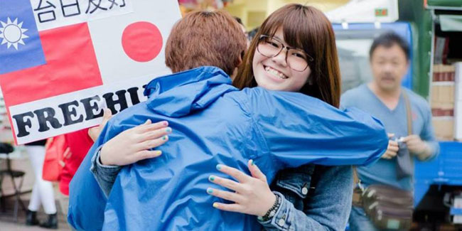 9 August - Japan Hug Day 9 August - Japan Hug Day
