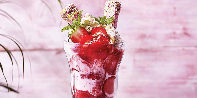 7 July - National Strawberry Sundae Day in USA 7 July - National Strawberry Sundae Day in USA