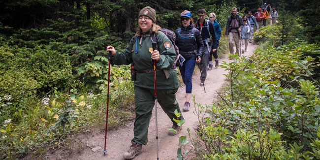 17 November - National Hiking Day in USA