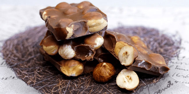 7 November - National Bittersweet Chocolate with Almonds Day in USA