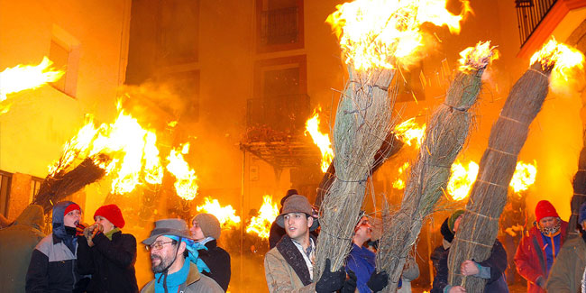 7 December - Fiesta de Los Escobazos in Jarandilla de la Vera