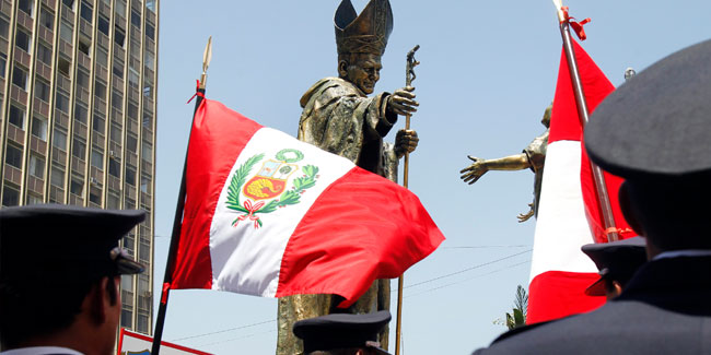 28 июля 1821 года генерал Сан-Мартин поднял перуанский флаг